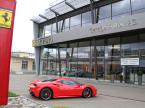 Der neue Ferrari-Showroom von aussen...